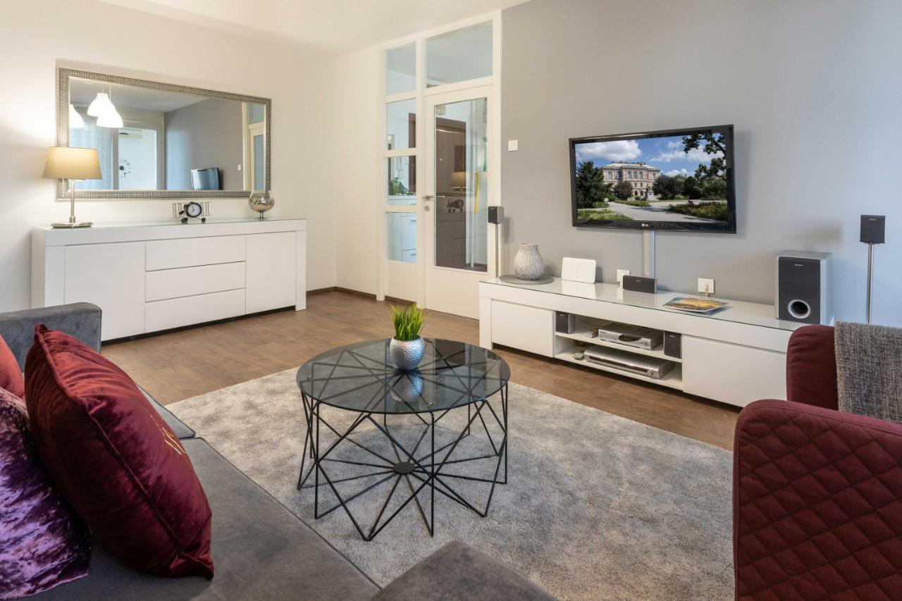 Modern Apartment Near Faculty Of El Engineering Zagreb Buitenkant foto