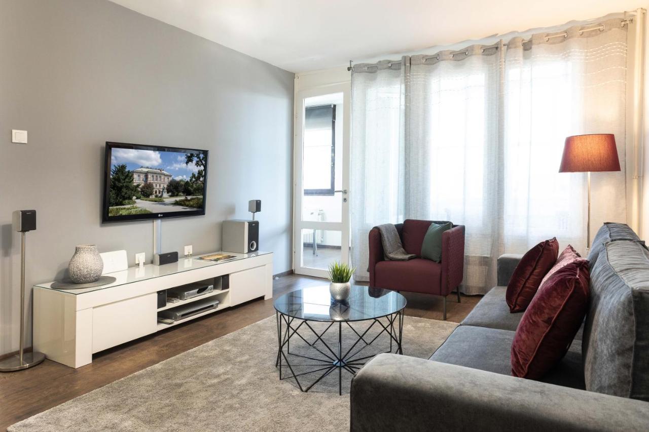 Modern Apartment Near Faculty Of El Engineering Zagreb Buitenkant foto